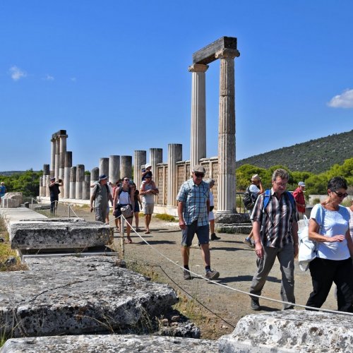 Southern Greece. Wonders of Classical Greece; culture and hiking from Delphi to Epidaurus