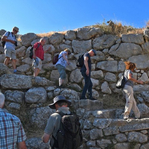 Southern Greece. Wonders of Classical Greece; culture and hiking from Delphi to Epidaurus
