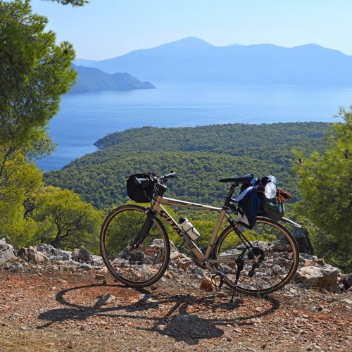 Tempel, Kirchen und Vulkane: Fahrrad-Reise zu den Inseln des Argosaronischen Golfs