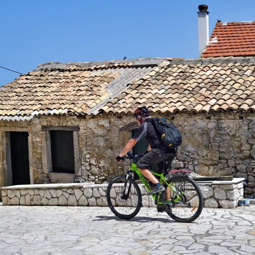 Corfou à VTT : À travers des oliveraies et des villages traditionnels