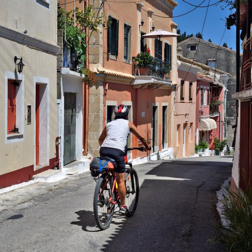Corfou à VTT : À travers des oliveraies et des villages traditionnels