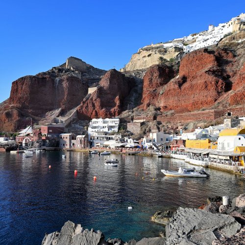 Cyclades, îles de lumière. Randonnée et culture à Santorin et Naxos, avec Délos et Mykonos