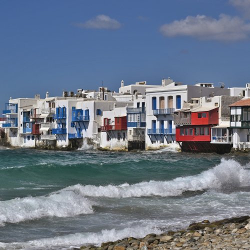 Cyclades, îles de lumière. Randonnée et culture à Santorin et Naxos, avec Délos et Mykonos