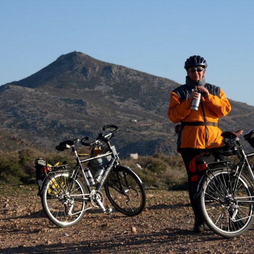 Tempel, Kirchen und Vulkane: Fahrrad-Reise zu den Inseln des Argosaronischen Golfs